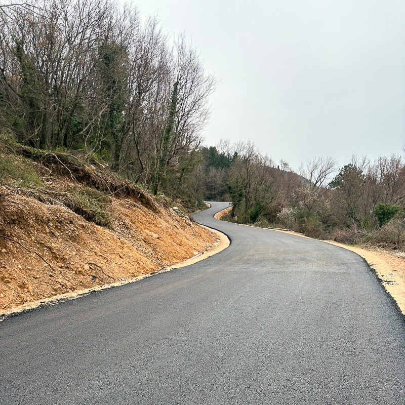 OPŠTINA KOTOR ASFALTIRALA LOKALNI PUT...